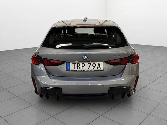 BMW 120 6 of 10