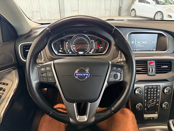 Volvo V40 12 of 22