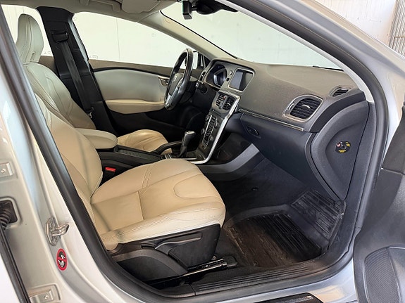 Volvo V40 19 of 22