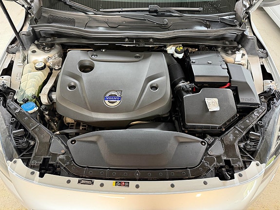 Volvo V40 6 of 22