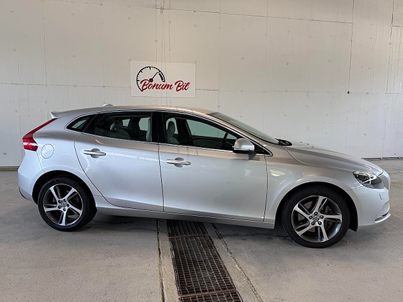 Volvo V40 5 of 22