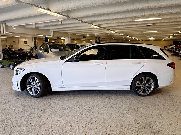 Mercedes-Benz C300 7 of 22