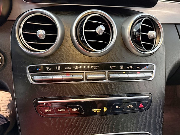 Mercedes-Benz C300 14 of 22