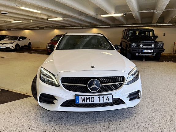 Mercedes-Benz C300 8 of 22