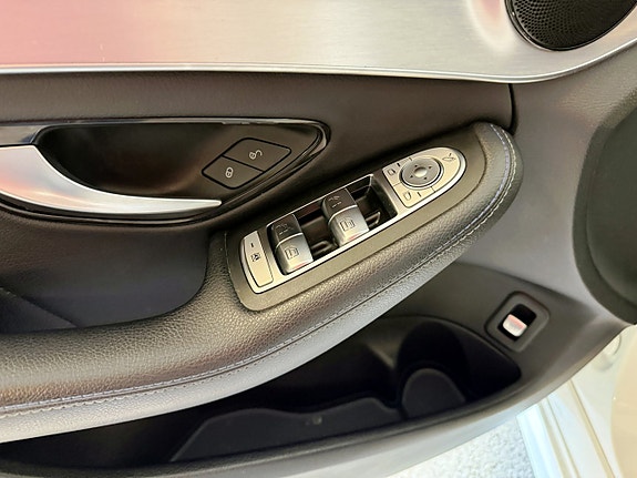 Mercedes-Benz C300 20 of 22