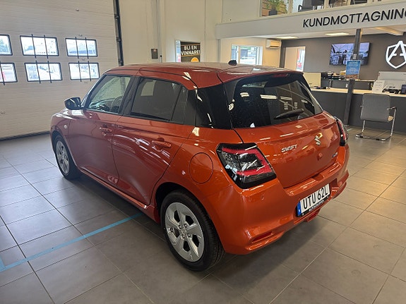 Suzuki Swift 3 of 6