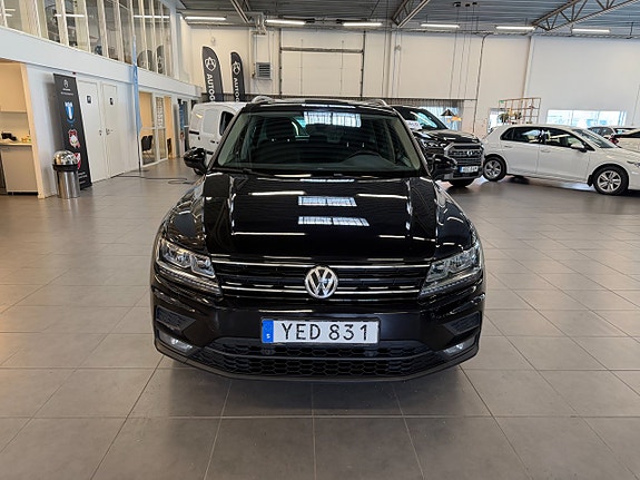 Volkswagen Tiguan 2 of 11