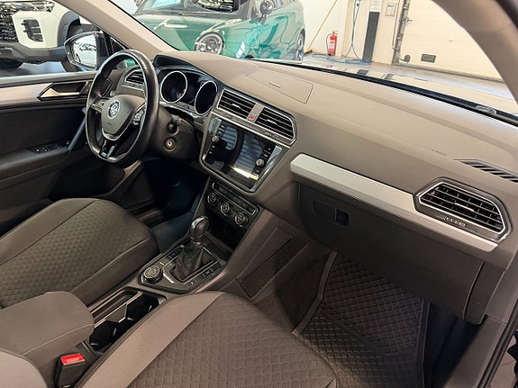 Volkswagen Tiguan 8 of 11