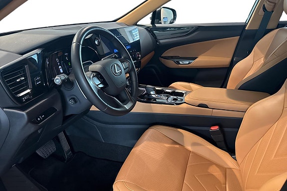 Lexus NX450h+ 8 of 26