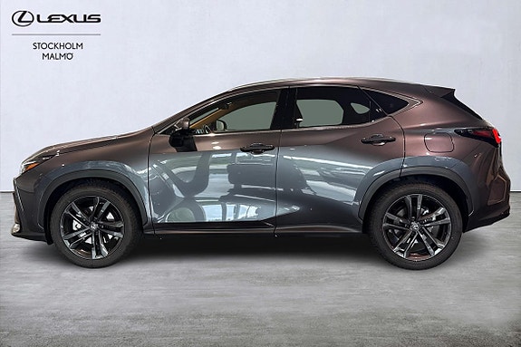 Lexus NX450h+ 2 of 26