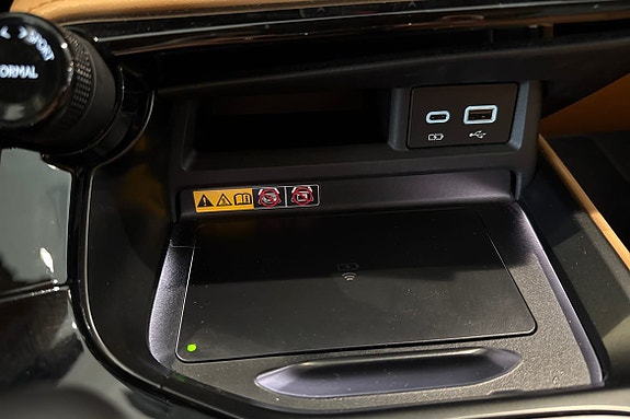 Lexus NX450h+ 18 of 26