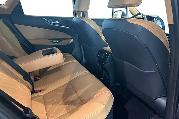 Lexus NX450h+ 14 of 26