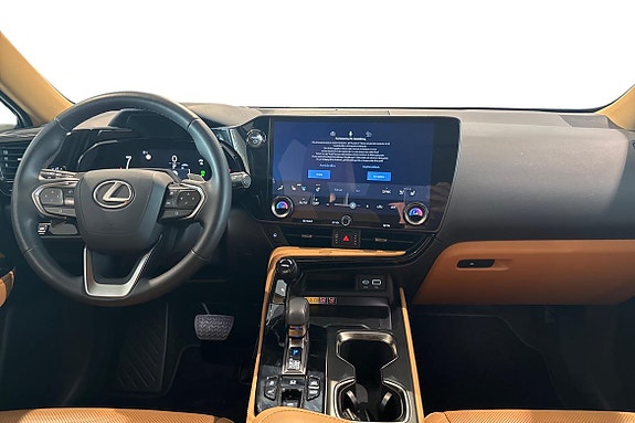 Lexus NX450h+ 10 of 26