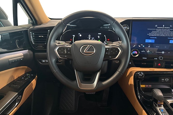 Lexus NX450h+ 9 of 26