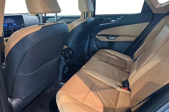 Lexus NX450h+ 15 of 26