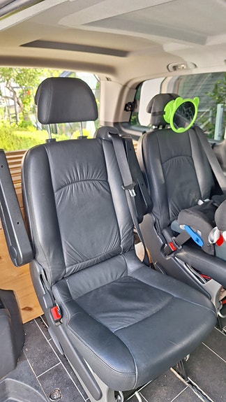 Mercedes-Benz Viano 12 of 14
