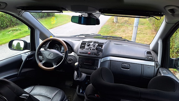Mercedes-Benz Viano 11 of 14