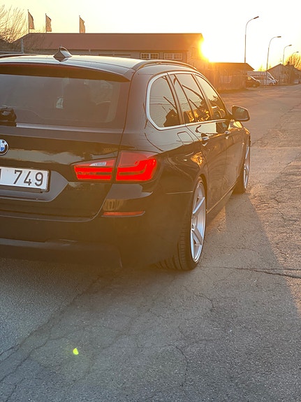 BMW 520d 2 of 10