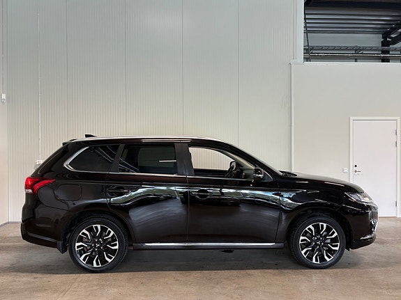 Mitsubishi Outlander 2 of 23