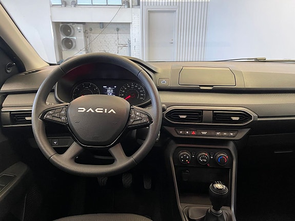 Dacia Sandero 7 of 11