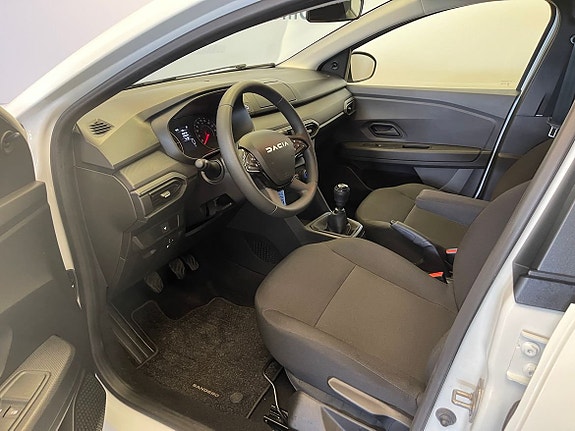 Dacia Sandero 6 of 11