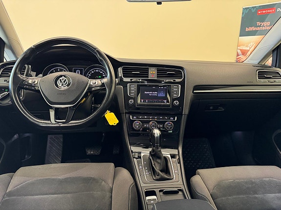 Volkswagen Golf VII 7 of 10