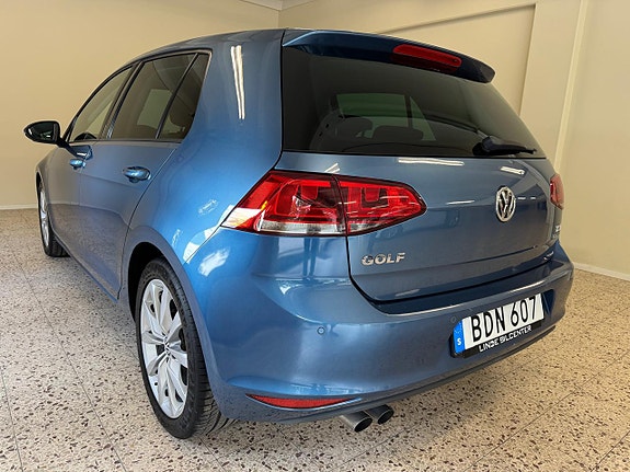 Volkswagen Golf VII 3 of 10