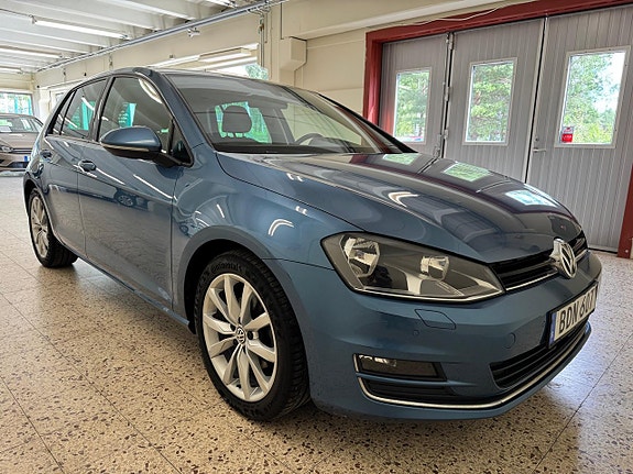 Volkswagen Golf VII 2 of 10