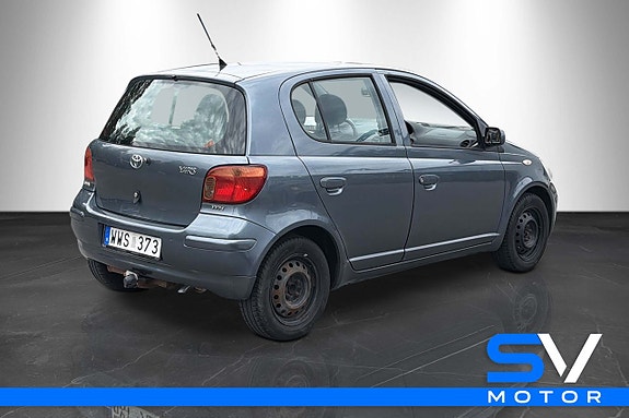 Toyota Yaris 4 of 16