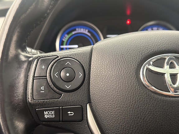 Toyota Auris 22 of 30