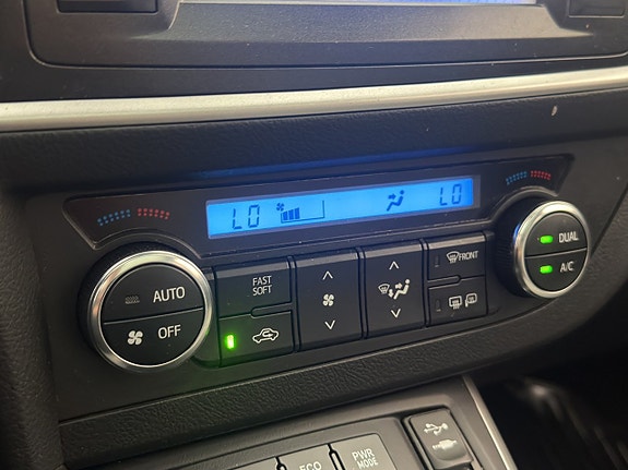 Toyota Auris 19 of 30