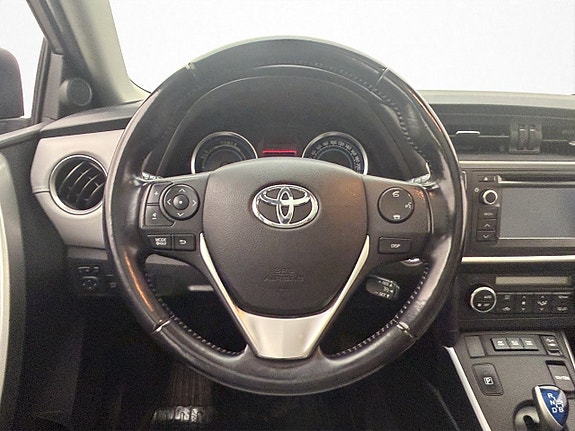 Toyota Auris 12 of 30