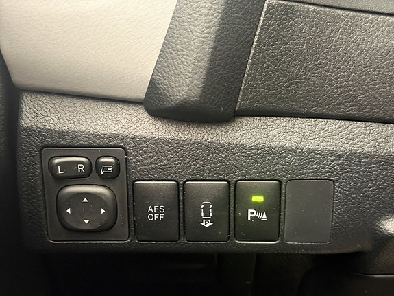 Toyota Auris 26 of 30