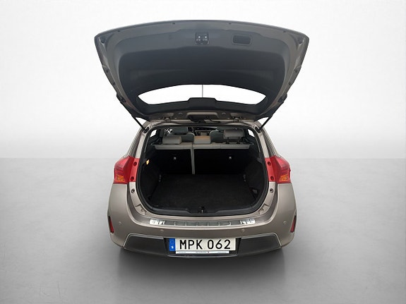 Toyota Auris 8 of 30