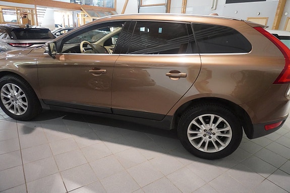 Volvo XC60 3 of 6