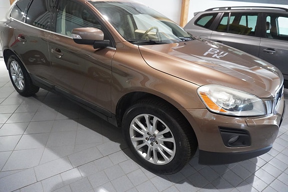 Volvo XC60 2 of 6