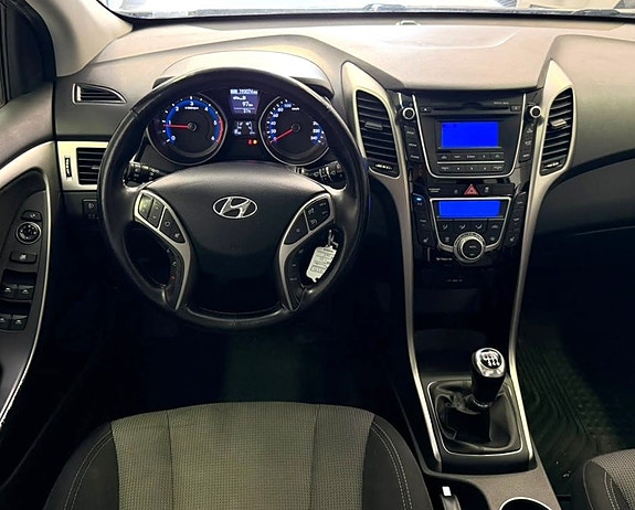 Hyundai i30 12 of 23