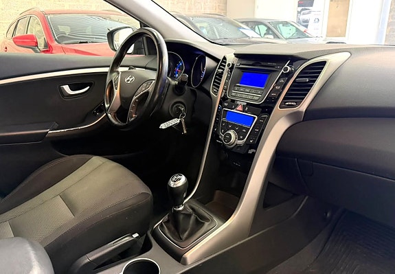 Hyundai i30 8 of 23