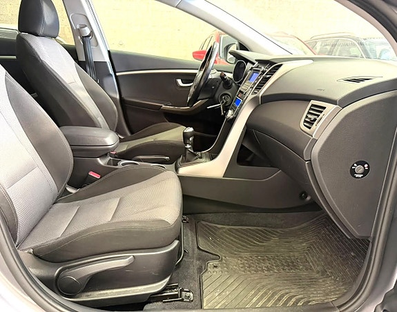 Hyundai i30 11 of 23