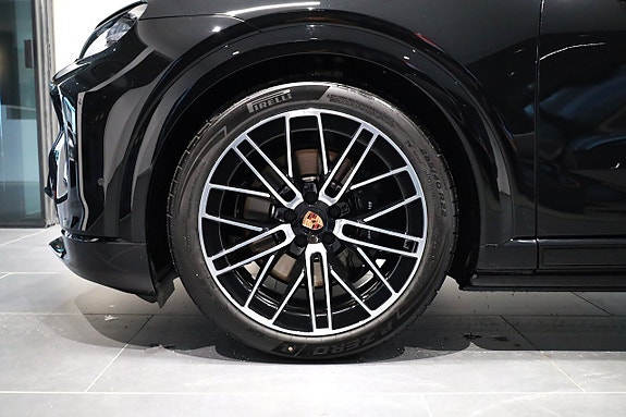Porsche Cayenne 5 of 30