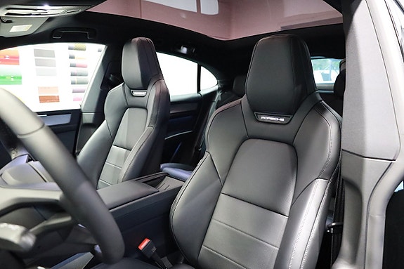 Porsche Cayenne 14 of 30
