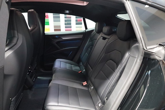 Porsche Cayenne 30 of 30