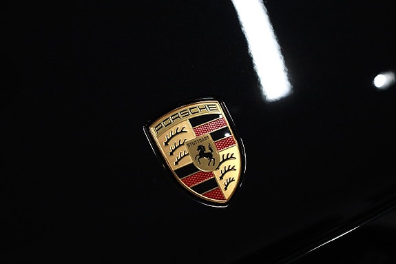 Porsche Cayenne 11 of 30