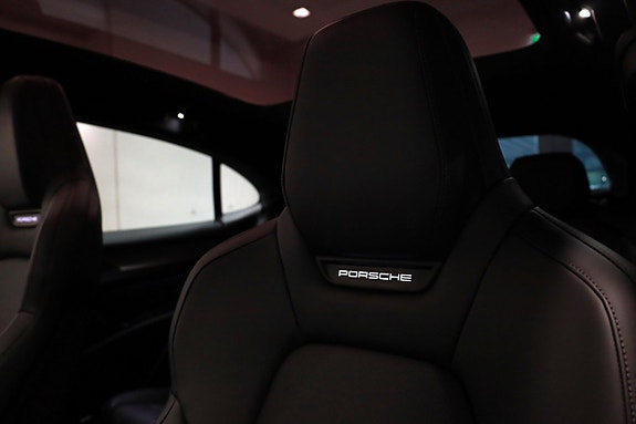 Porsche Cayenne 25 of 30