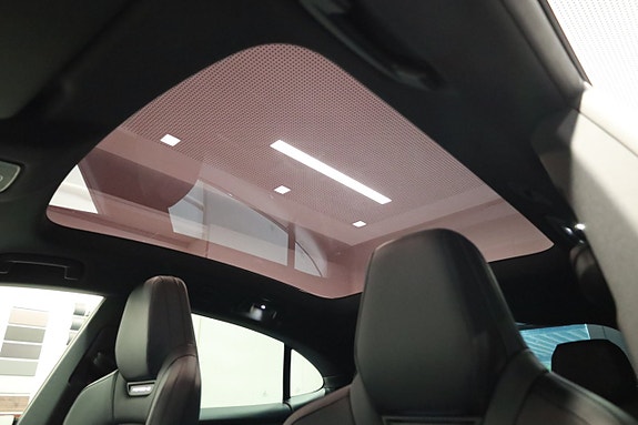 Porsche Cayenne 13 of 30