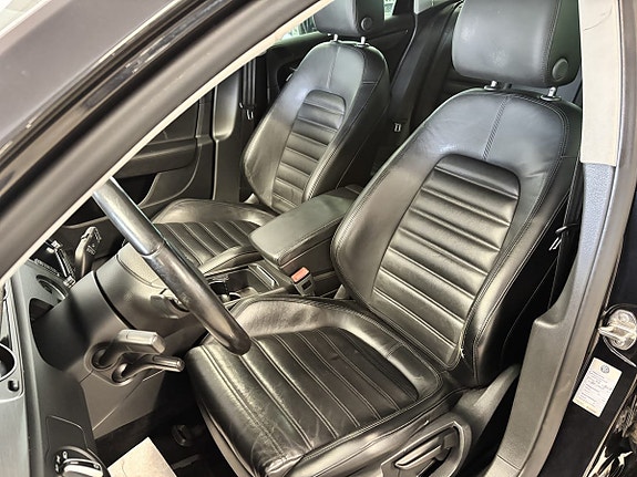 Volkswagen Passat 11 of 15