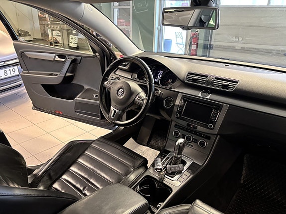 Volkswagen Passat 15 of 15