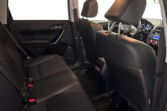 Subaru Forester 13 of 28