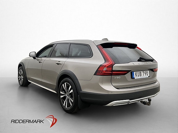 Volvo V90 Cross Country 4 of 30