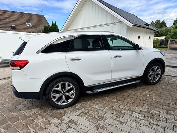 Kia Sorento 3 of 21